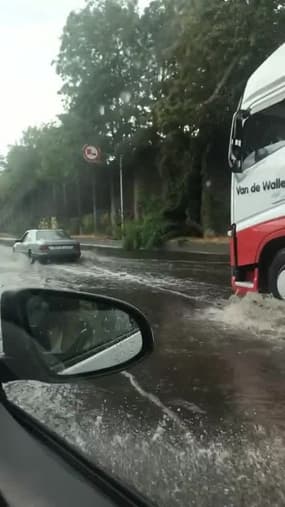 Inondation sur l’A6 - Témoins BFMTV