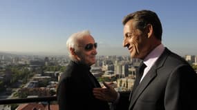 Charles Aznavour avec Nicolas Sarkozy, à Erevan, en 2011.