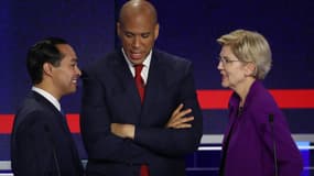 Julian Castro, Cory Booker et Elizabeth Warren (de gauche à droite), le 26 juin 2019 à Miami.