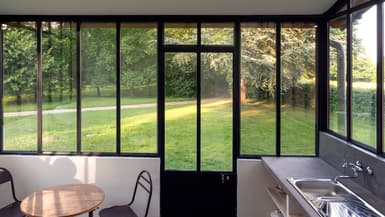 Faites appel à KparK, une entreprise spécialisée dans la pose de vos volets, fenêtres et portes, pour votre projet d'habitat.