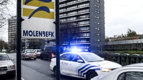 Un jeune de 17 ans a tenté de voler le fusil automatique, chargé, d'un militaire qui intervenait lors d'une bagarre mardi dans une station de métro de la commune bruxelloise de Molenbeek - Mercredi 20 janvier 2016