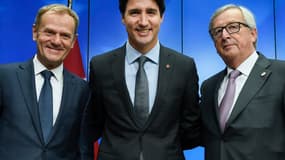 Donald Tusk, le président du Conseil européen, en compagnie du premier ministre canadien Justin Trudeau et du président de la Commission européenne Jean-Claude Juncker. 