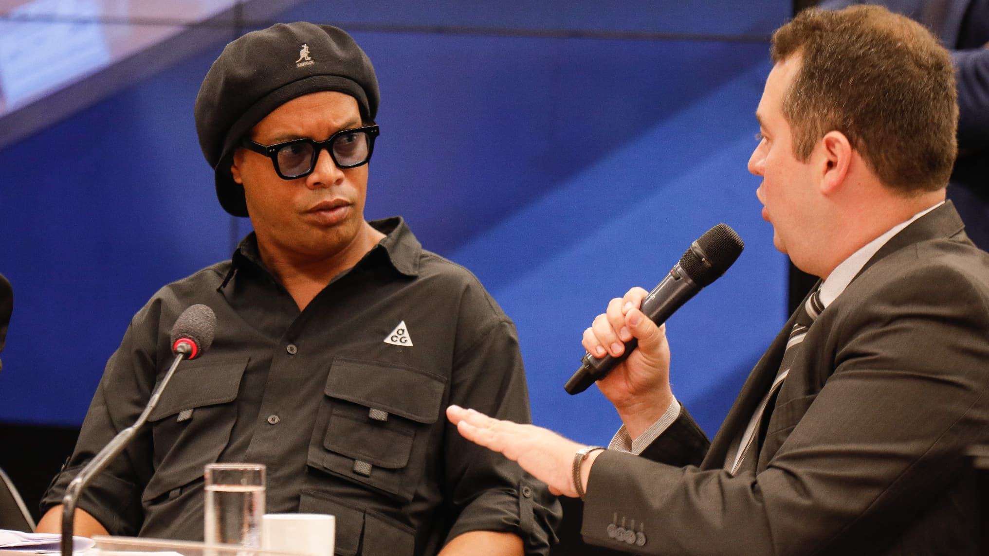 Ronaldinho nega ligações com supostos fraudadores