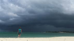 Nuages d'orage à Nassau, aux Bahamas, le 12 septembre 2019