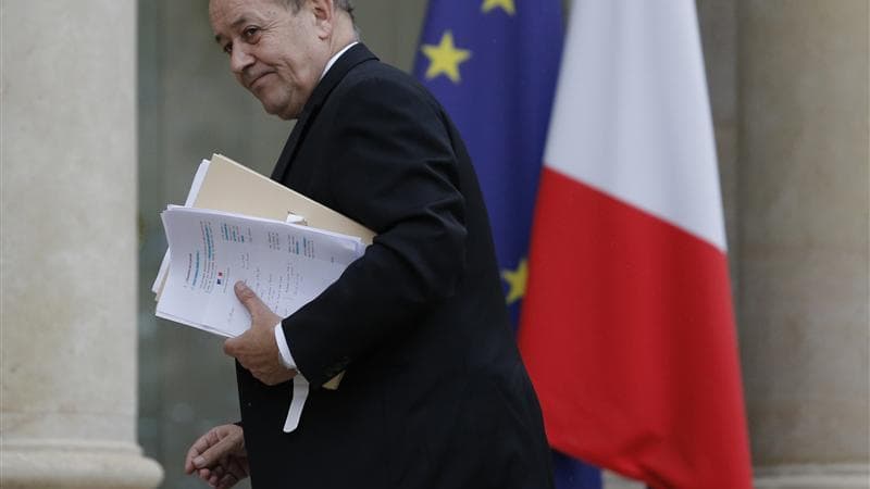 Le ministre de la Défense Jean-Yves Le Drian a indiqué dimanche que, dans le cadre de son opération militaire au Mali, la France recevrait un soutien logistique, de renseignement et de ravitaillement en vol de la part des Etats-Unis. /Photo prise le 12 ja