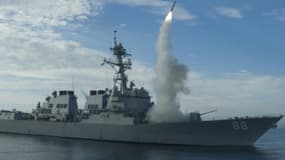 Tir d'un missile Tomahawk depuis un bâtiment américain.