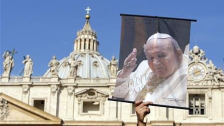 La Congrégation pour les causes des saints a reconnu le caractère miraculeux de la guérison, peu après la mort de Jean Paul II en 2005, d'une religieuse française atteinte de la maladie de Parkinson, et l'a attribuée à l'intercession du pontife décédé. Le