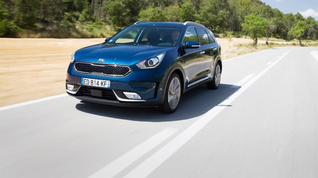 Récemment arrivé sur le marché, le Kia Niro est disponible en motorisation hybride et hybride rechargeable.