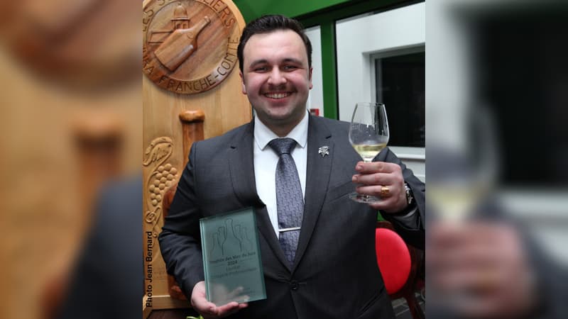 Maxime Petit, sommelier du Buerehiesel à Strasbourg, a remporté le Trophée des vins du Jura dans la catégorie professionnelle le lundi 11 mars 2024.