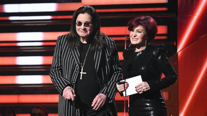 Le chanteur Ozzy Osbourne et son épouse Sharon Osbourne, lors de la 62e cérémonie des Grammy Awards, le 26 janvier 2020, à Los Angeles.