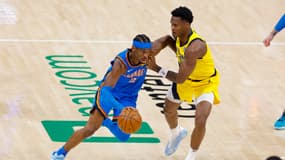 Shai Gilgeous-Alexander au duel avec Bennedict Mathurin lors de la victoire d'Oklahoma City face à Indiana au match 2 des finales NBA (123-107), le 8 juin 2025