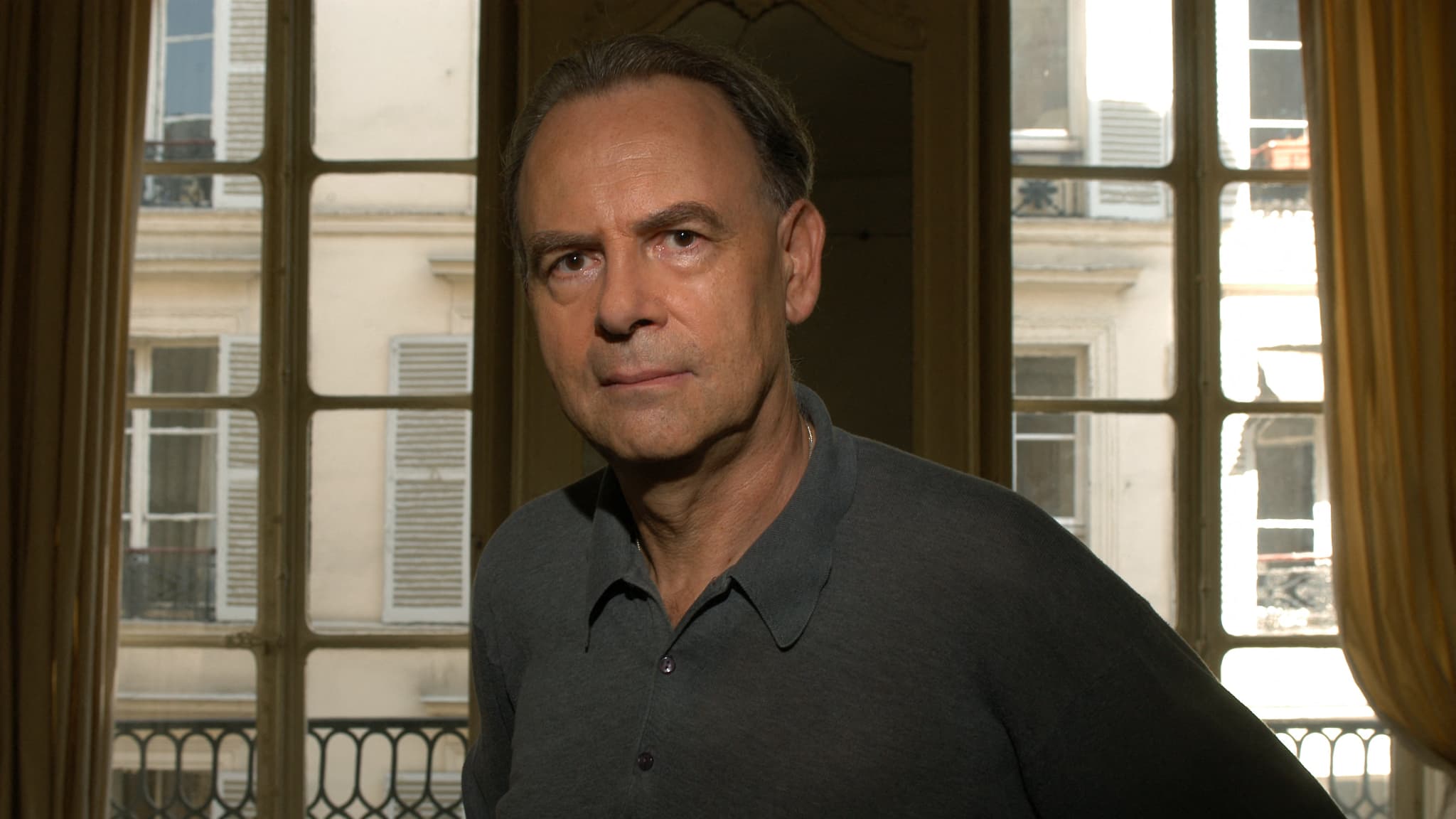 PATRICK MODIANO ET CHRISTOPHE MAZZALAI RACONTENT UN PARIS ARTISTIQUE ET BOHÈME DANS "70 BIS ENTRÉE DES ARTISTES"