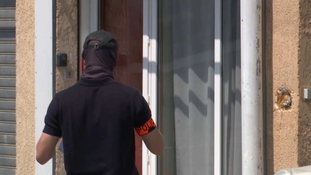 Un enquêteur de la police, après l'assassinat raciste de Puget-sur-Argens le 3 juin 2025.