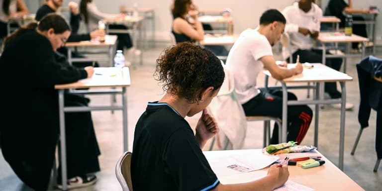 Des lycéens passent l'épreuve de philosophie du baccalauréat 2024 à Bordeaux, le 18 juin 2024 en Gironde (photo d'illustration).