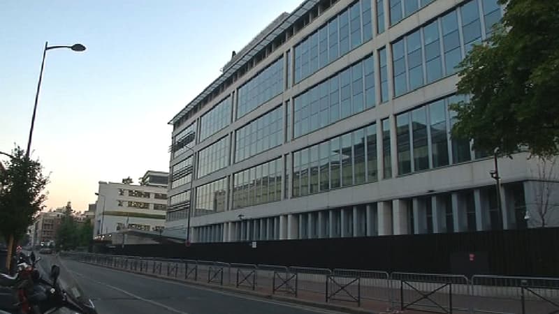 Les suspects sont actuellement interrogés dans ces locaux de la DGSI.