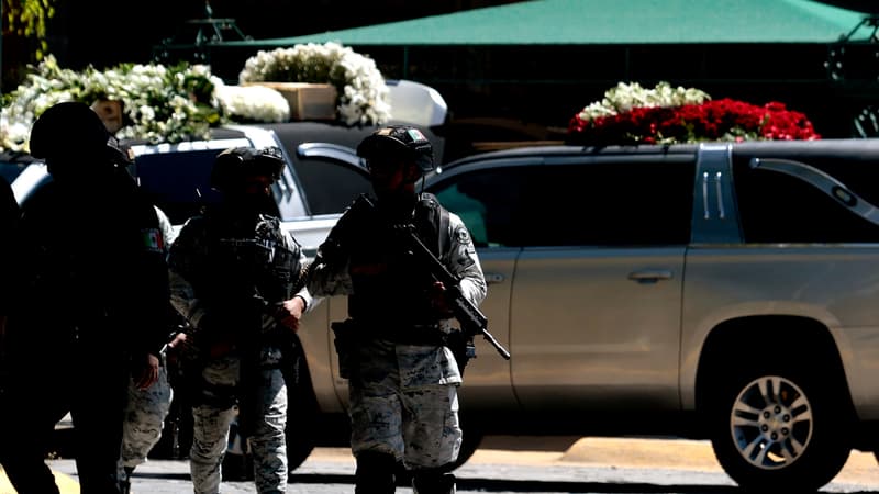 120 euros par semaine pour les guetteurs, 200 euros pour les tueurs à gage... Des documents révèlent la comptabilité du cartel mexicain dirigé par "El Mencho" avant sa mort