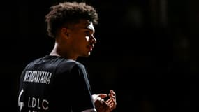 Le pivot de l'ASVEL Lyon-Villeurbanne Victor Wembanyama, à l'échauffement avant le match de l'Euroligue contre le club lituanien de Zalgiris Kaunas, le 1er octobre 2021 à l'Astroballe Arena