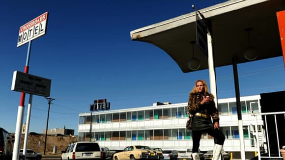 Le motel est, dans la fiction, un repaire de dealers de crack.