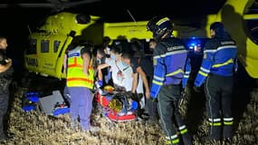 Des pompiers interviennent sur les lieux de la bousculade dans un centre équestre, le 19 juillet, en Ille-et-Vilaine. 