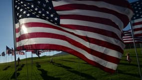 Près de 3.000 drapeaux honorent les victimes des attentats du 11-Septembre, mardi à Malibu.