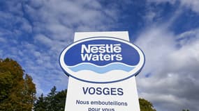 Un juge parisien a décidé d'enquêter sur deux plaintes de l'association Foodwatch pour "tromperie" visant Nestlé et Sources Alma pour leur traitement, possiblement illicite, de leurs eaux minérales
