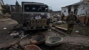 Des soldats de l'armée ukrainienne à Trostyanets, dans l'Oblast de Soumy, le 27 mars 2022