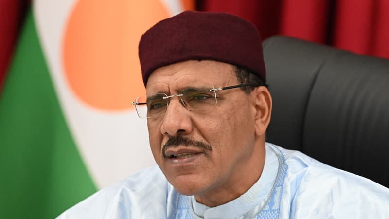Niger: les putschistes veulent poursuivre le président déchu Mohamed Bazoum pour 