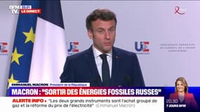 Emmanuel Macron sur l'Ukraine: "Nous devons arriver au retrait complet des troupes russes de tout le territoire"