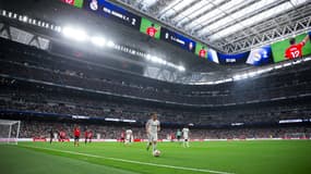 Luka Modric sur la pelouse du nouveau Santiago-Bernabeu, le 9 novembre 2024