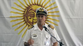 Le porte-parole de la Marine argentine Enrique Balbi lors d'une conférence de presse sur la disparition du sous-marin San Juan, le 23 novembre 2017