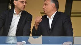Viktor Orban (à droite), Premier ministre hongrois, et son ministre des Finances Mihaly Varga. 