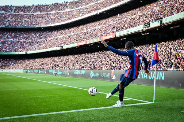 Ousmane Dembélé sur corner avec le FC Barcelone