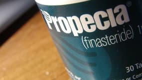 Une boîte de Propecia, le médicament prescrit contre la chute de cheveux pour les hommes.