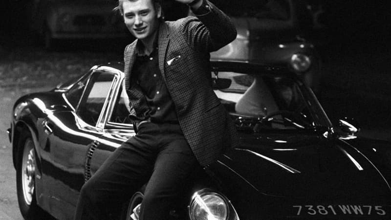 Johnny Hallyday en 1965 avec son Iso Grifo A3/C.
