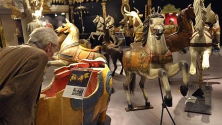 Manèges, automates et chevaux de bois: la fabuleuse collection d'art forain d'un couple de passionnés français doit être dispersée à la fin du mois par la maison d'enchères parisienne Drouot-Montaigne. /Photo prise le 7 septembre 2011/REUTERS/Philippe Woj