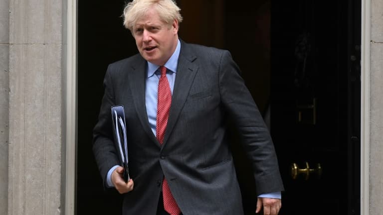 Le Premier minitre britannique Boris Johnson sort du 10 Downing Street, le 22 septembre 2020 à Londres