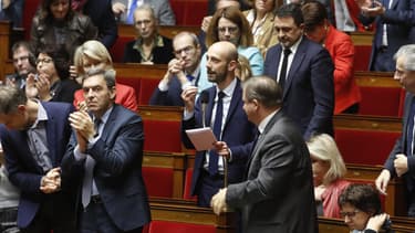 Au centre Stanislas Guerini, patron du groupe LREM, ici sur les bancs de l'Assemblée nationale le 4 décembre 2018.