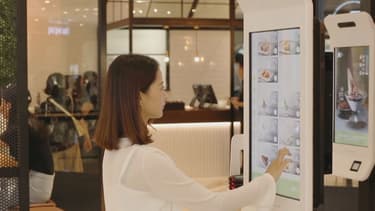 La reconnaissance faciale est testée par Alibaba dans les restaurants KFC de la ville de Hangzhou, au sud de Shanghai.