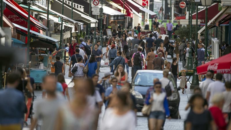 Selon notre dernier baromètre CSA - BFMTV, le moral des Français continue de légèrement progresser au mois de février. (Photo d'illustration)