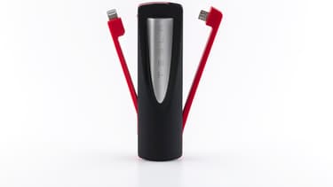 Tesla Powerbank est un chargeur de smartphone nomade.