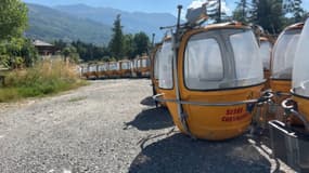 Les mythique oeufs jaunes de l'ancienne télécabine de Fréjus, mis en vente aux enchères à partir du 13 août 2024.
