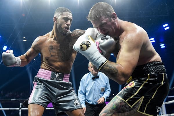 Tony Yoka (à gauche) lors de son combat contre Michael Wallisch en septembre 2019