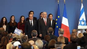 Le Premier ministre israélien Benjamin Netanyahu et le président français François Hollande ont affiché leur unité contre l'antisémitisme jeudi à Toulouse lors d'une cérémonie dans l'école juive où Mohamed Merah avait tué quatre personnes en mars. /Photo