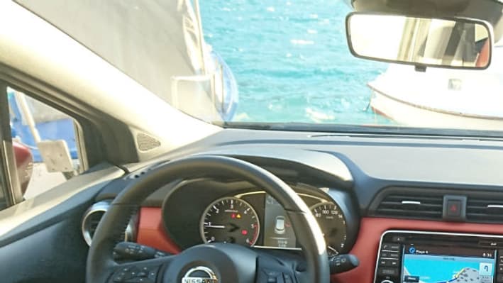L'intérieur reste une des principales réussites de cette nouvelle Micra, qui, dans sa plus haute finition, embarque un système audio Bose. L'intérieur reste une des principales réussites de cette nouvelle Micra, qui, dans sa plus haute finition, embarque un système audio Bose.