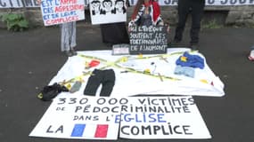 Une action coup de poing a été menée devant le diocèse d'Arras, ce mercredi 28 mai, pour réclamer la fermeture de Riaumont