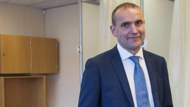 Gudni Johannesson en train de voter pour les élections présidentielles en Islande, le 25 juin 2016