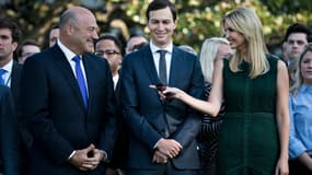 Gary Cohn, Jared Kushner, et Ivanka Trump, trois proches conseillers du président Donald Trump, ici le 11 septembre à Washington, ont utilisé des adresses mail privées pour échanger des informations liées à leurs fonctions à la Maison Blanche. 