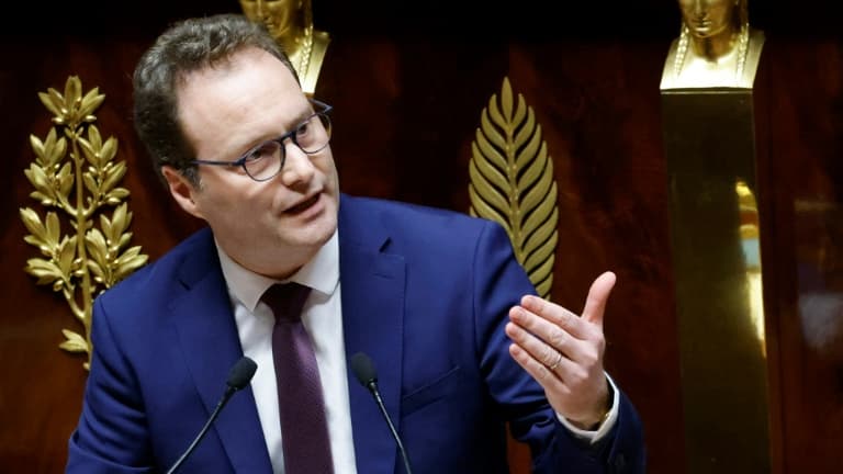 Le président du groupe Renaissance Sylvain Maillard lors d'un débat à l'Assemblée nationale à Paris le 6 février 2023.