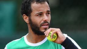 Laurent Lokoli a refusé de serrer la main de son adversaire au 1er tour de Roland-Garros, dont il a vivement critiqué le comportement.