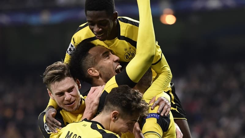 La joie d'Aubameyang et de ses partenaires